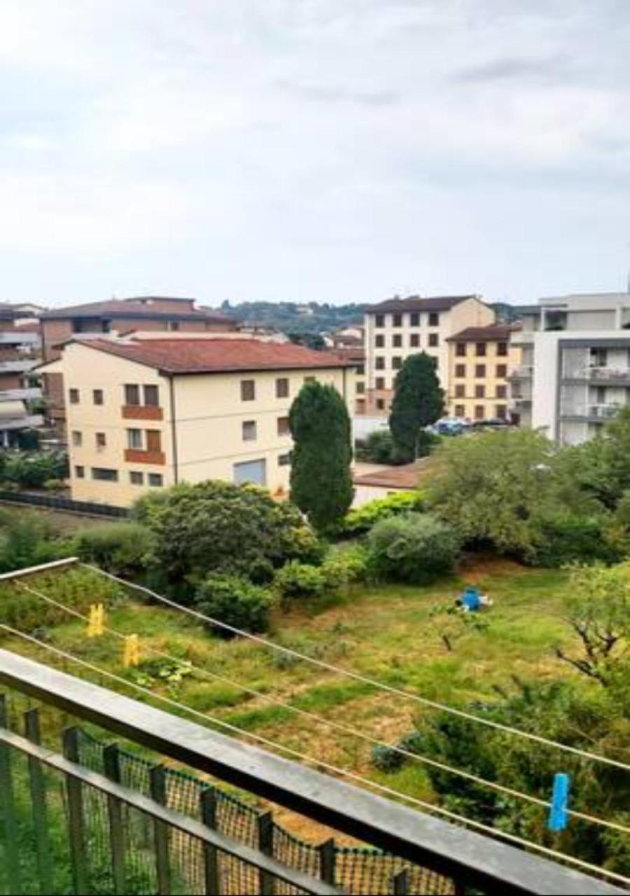 Jf Yellow - Ideal Location Away From The Crowds And Close To The Tramline Stop - Only Female Guests Or Couples Homestay Florence