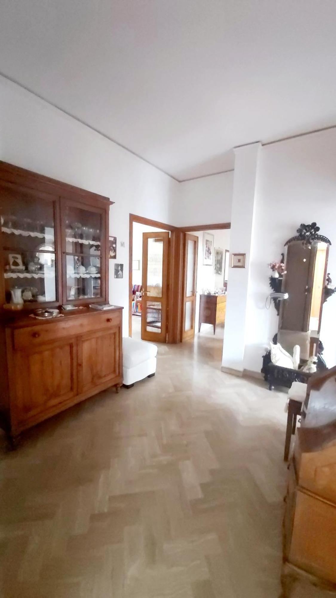 Jf Yellow - Ideal Location Away From The Crowds And Close To The Tramline Stop - Only Female Guests Or Couples Florence