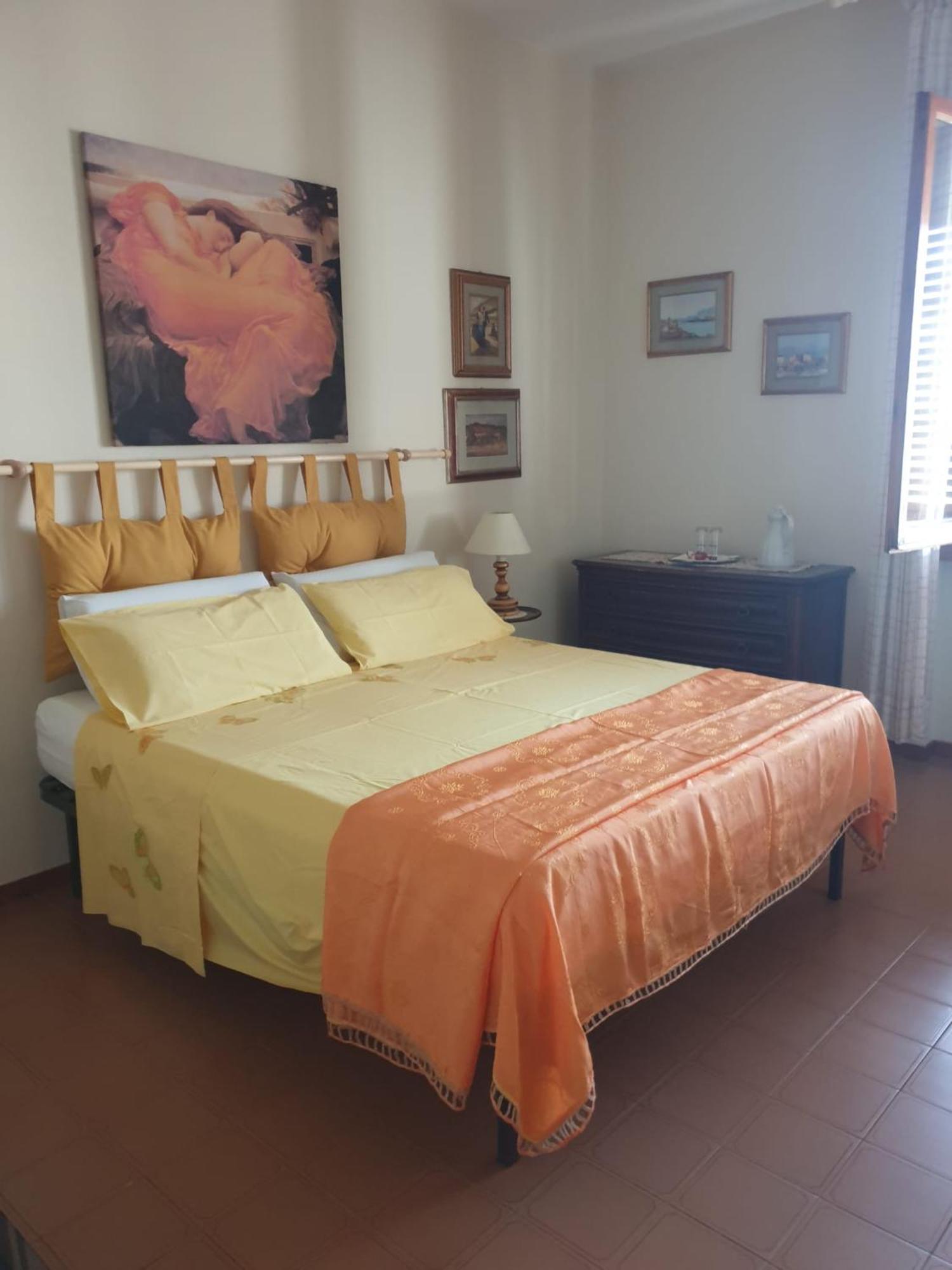 Homestay Jf Yellow - Ideal Location Away From The Crowds And Close To The Tramline Stop - Only Female Guests Or Couples Florence