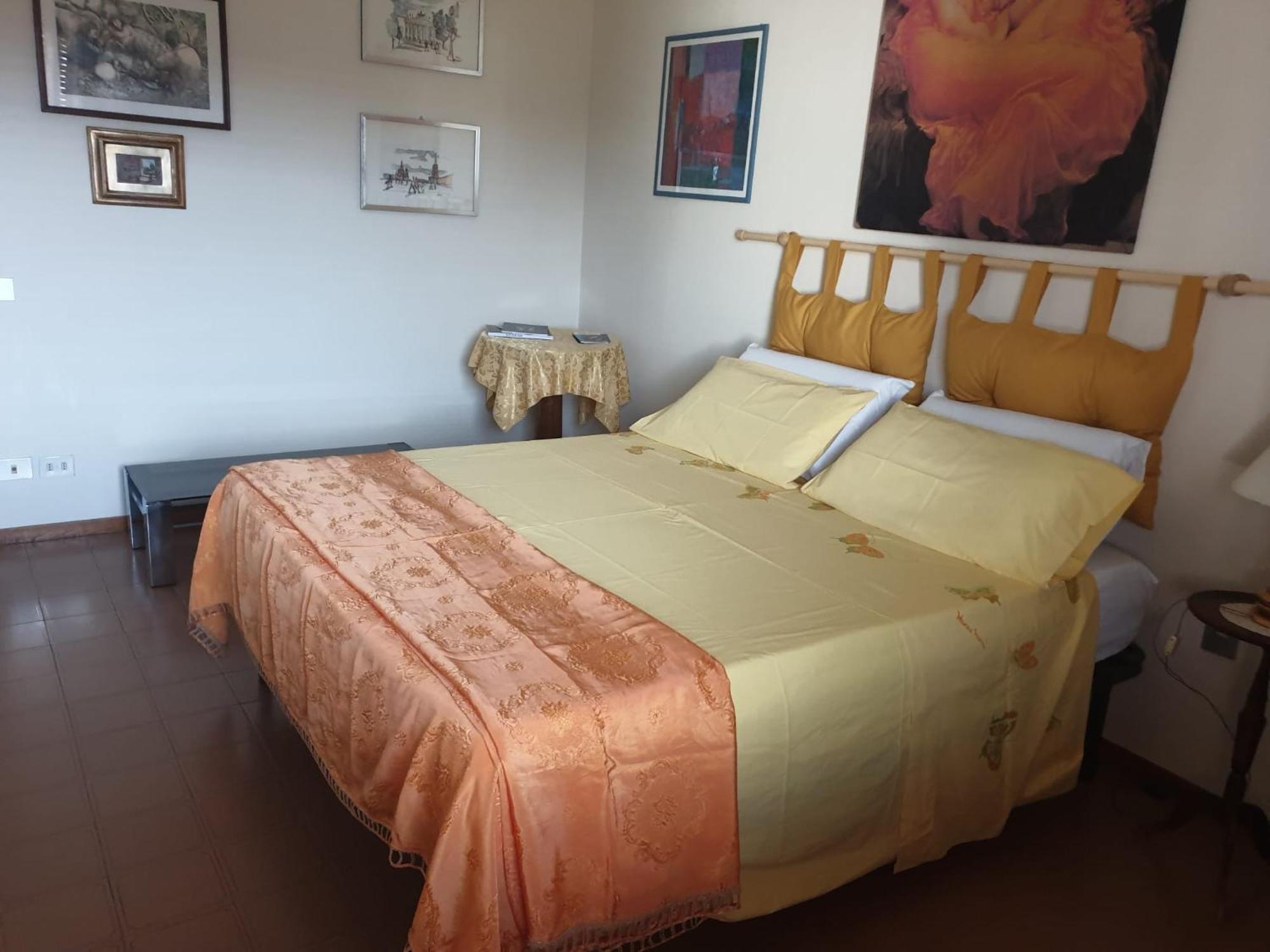 Jf Yellow - Ideal Location Away From The Crowds And Close To The Tramline Stop - Only Female Guests Or Couples Florence